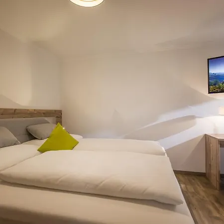 Retthaeusl Guest house *